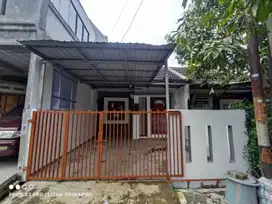 Dijual rumah siap huni di komplek bumi adipura gedebage