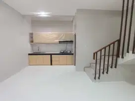 Dijual Rumah 2 Lantai Bagus di Taman Kopo Indah, Bandung