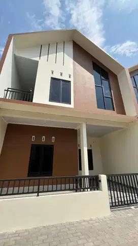 Rumah kontrakan (2 lantai)