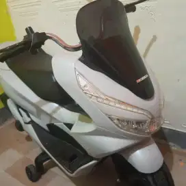 Motor PCX anak casan ada minus spion tdk ada