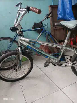 Sepeda BMX wim cycle