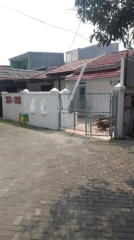 Rumah Siap Huni Lokasi dekat 2 Stasiun di Taman Harapan Baru, Bekasi