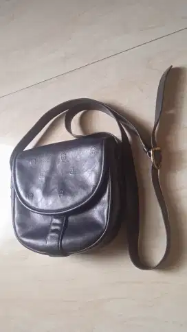Tas selempang aigner original