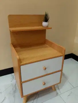 Meja tempat tidur nakas minimalis