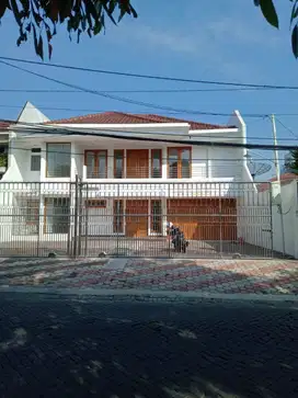 RUMAH USAHA DARMO PERMAI UTARA, NOL JALAN RAYA STRATEGIS