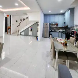 Dijual Rumah Minimalis Modern Grand Pakuwon Brisbane 2 Lantai