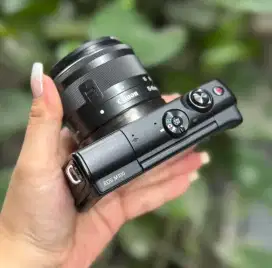 CANON M100 MIRRORLESS ( di cari untuk di beli )