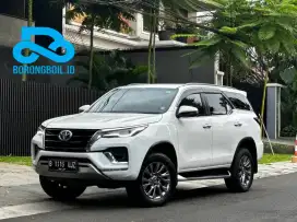 Toyota Fortuner Vrz 2.4 AT facelift 2022 Putih