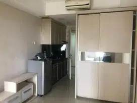 DIJUAL APARTEMEN GREEN LAKE SUNTER TYPE STUDIO SEMI FURNISHED