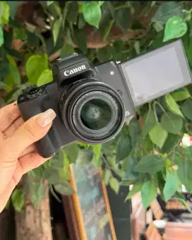 CANON MIRRORLESS M50 ( di cari untuk di beli