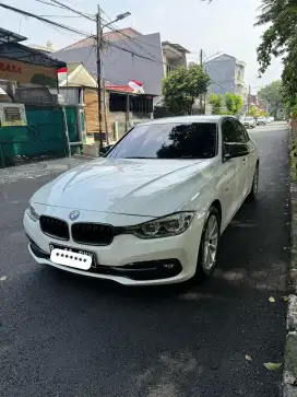 DIJUAL BMW 320I LCI 2016 PUTIH