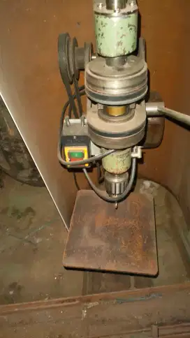 Mesin tapping, mesin bor duduk