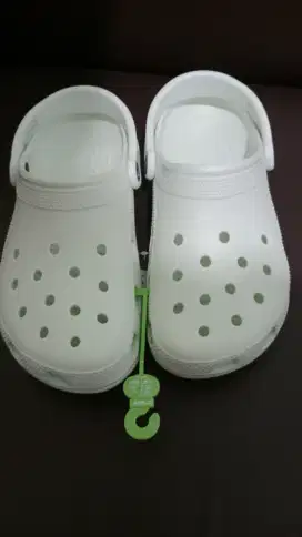 Sendal Crocs classic