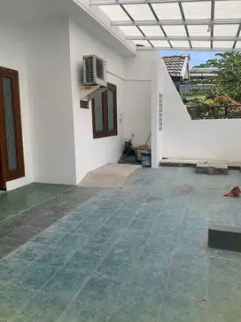 Di sewakan Rumah nginden intan timur 1,5 lantai baru di renovasj
