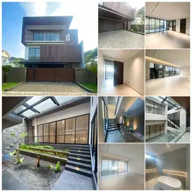 3 Lantai Rumah Bukit Golf Internasional Modern Minimalist