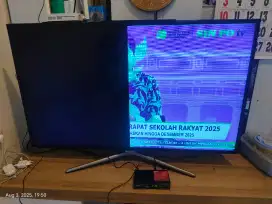 Samsung SmartTV 50 inch (Kondisi LCD gelap sebelah, anggap jual rusak)