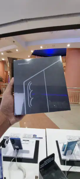 Samsung galaxy Z fold 7 12/256GB FREE PROTEKSI LAYAR 2 TAHUN