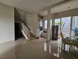 Dijual Rumah Kece 2 Lantai Full Furnish Di Cluster South Missis