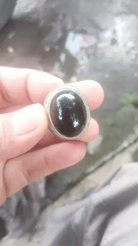 batu Yaman tembus merah