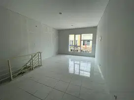 Ruko Gandeng 2 Unit di Gading Serpong – SHM, 2 Lantai, Hadap Utara