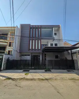 Rumah Dharmahusada Indah Timur Lebar 12, Siap Huni, SHM, Harga 5m an