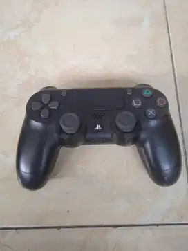 Stik PS4 OM normal poris cipondoh