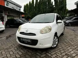 5JT NISSAN MARCH 2012 MT WHITE EDITION !!