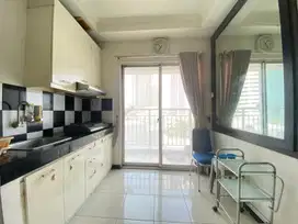 Disewakan 2BR Lantai Rendah Furish Apartemen Mediterania Garden 2