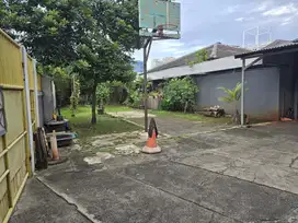 Rumah siap huni dengan lahan parkir luas - Tanah Kusir
