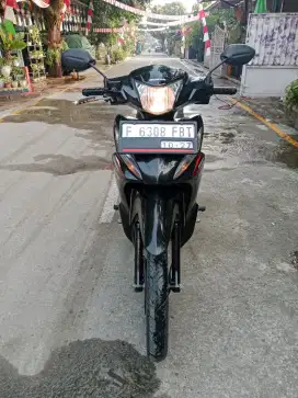 Dijual motor Honda Revo 2017