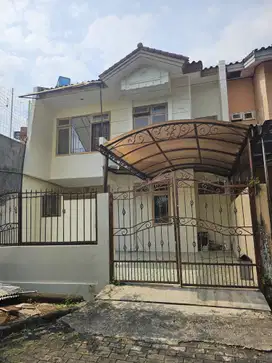 Rumah 2 lantai disewakan lingkungan asri Sunter Jakarta Utara