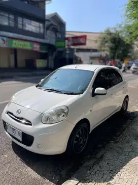 Nissan march 1.2 L manual 2012
