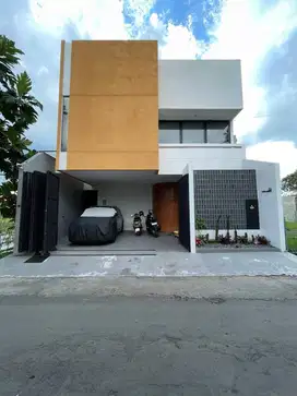 Rumah Mewah Semi Furnish dekat SCH Mall
