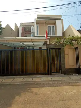 Rumah Siap Huni Dibawah Harga Pasaran Akses 1 menit ke MRT Blok A