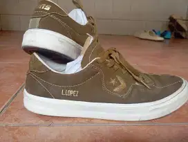 converse louie lopez