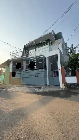 Jual Rumah siap huni dengan kostan 6 kamar di jakarta barat
