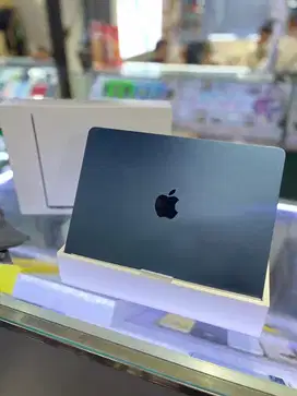 MACBOOK AIR M2 8/256GB