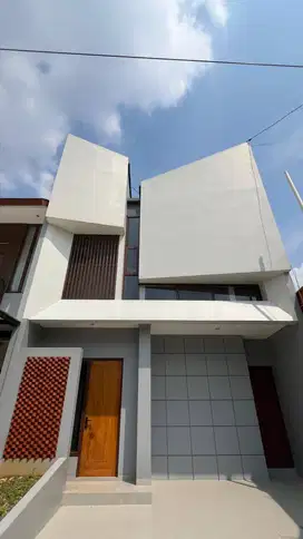 BRAND NEW RUMAH RASA RESORT DENGAN HALAMAN BELAKANG LUAS