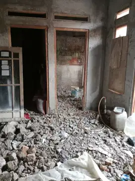 Rumah bangunan baru harga murah siap huni