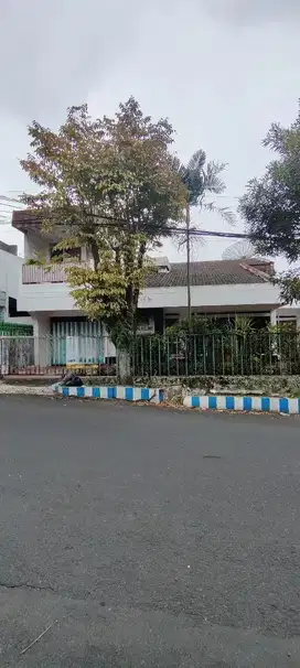 Dijual rumah 2 lantai lokasi daerah galunggung tidar malang
