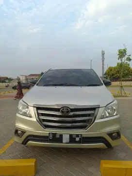 Innova V konds bnr2 kyk baru boleh di bandingkan dg thn 2014 KM 58 rb
