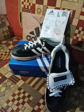 Sepatu adidas sambba