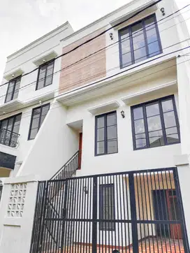 KALIBATA UTARA JAKARTA SELATAN RUMAH BARU HOEK 3 LT MEZANIN S202A