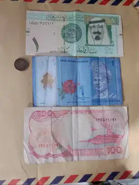 Uang koin dan uang kertas lama