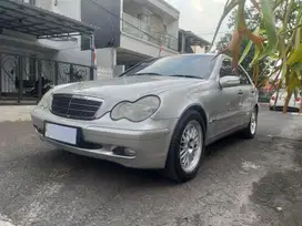 Mercedes-Benz C240 2002 Bensin