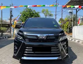 Toyota Voxy 2.0 AT 2020