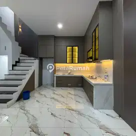 DIJUAL TOWNHOUSE JALAN PERJUANGAN KOMPLEK ICON ESTATE - DAERAH PANCING