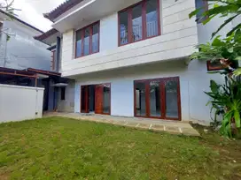 (BF) RUMAH MEWAH HALAMAN LUAS DI SUNSET ROAD