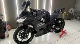 Kawasaki ninja fi 250cc tahun 2022 like new original lengkap