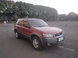 Ford escape 3.0 V6 A/T merah